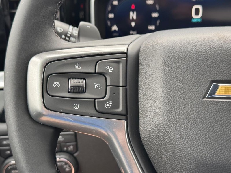 Chevrolet Silverado 1500 Vehicle Full-screen Gallery Image 14