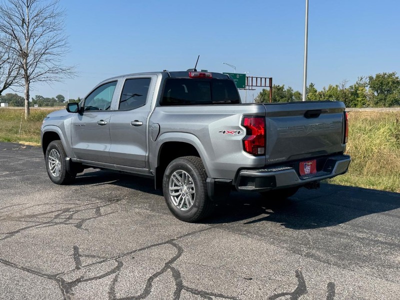 Chevrolet Colorado Vehicle Full-screen Gallery Image 3