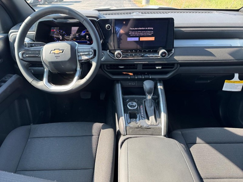 Chevrolet Colorado Vehicle Full-screen Gallery Image 6