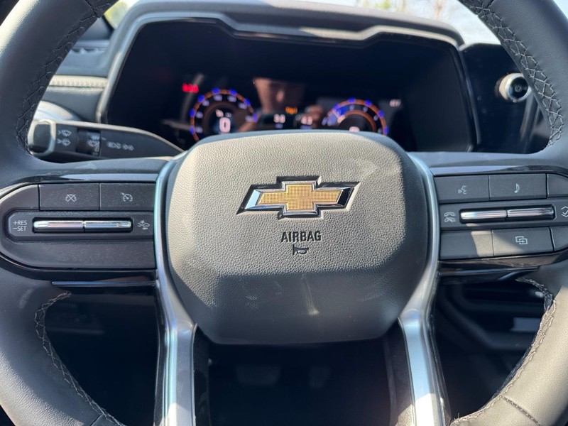 Chevrolet Colorado Vehicle Full-screen Gallery Image 12