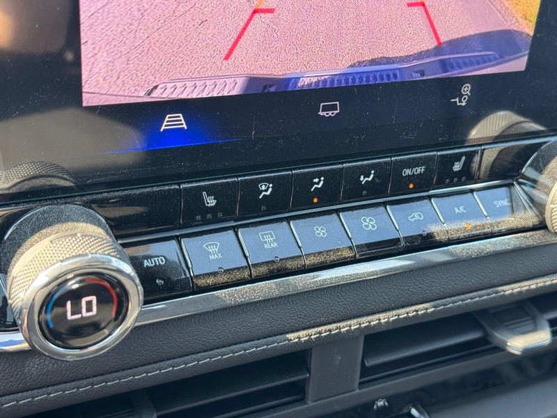 Chevrolet Colorado Vehicle Full-screen Gallery Image 15