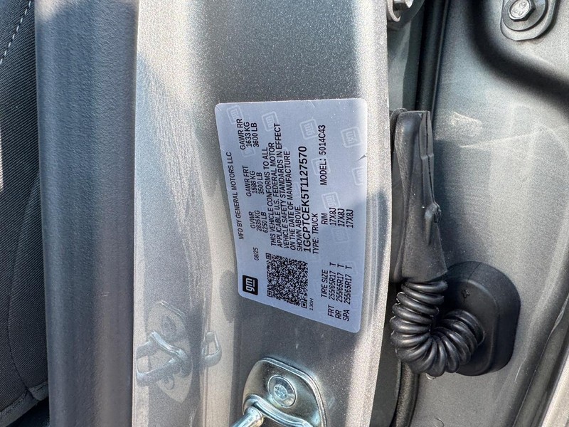 Chevrolet Colorado Vehicle Full-screen Gallery Image 17