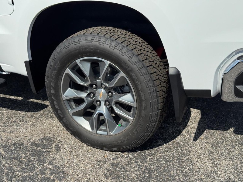 Chevrolet Silverado 1500 Vehicle Full-screen Gallery Image 4