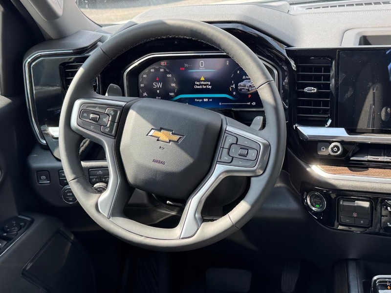 Chevrolet Silverado 1500 Vehicle Full-screen Gallery Image 7