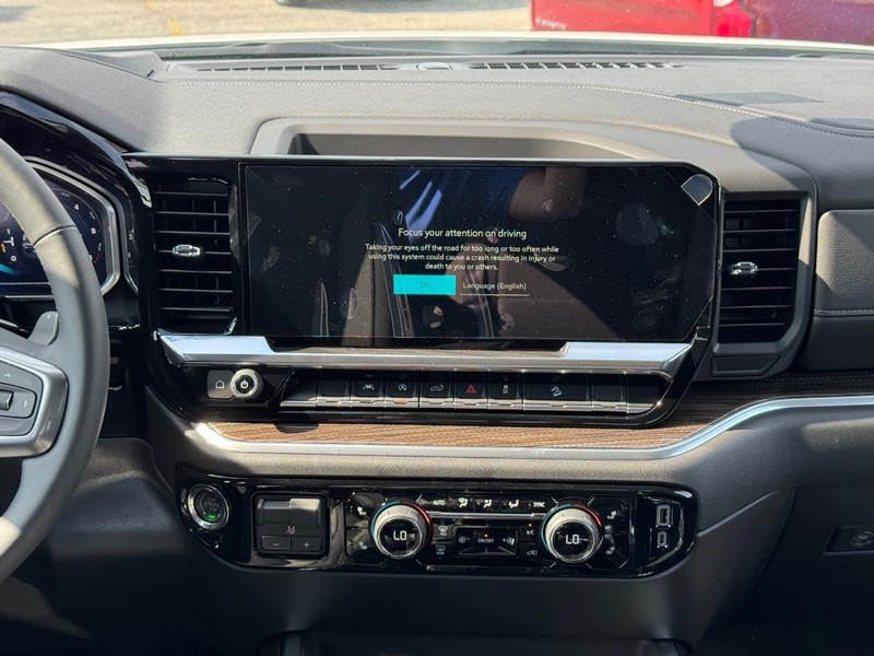 Chevrolet Silverado 1500 Vehicle Full-screen Gallery Image 8