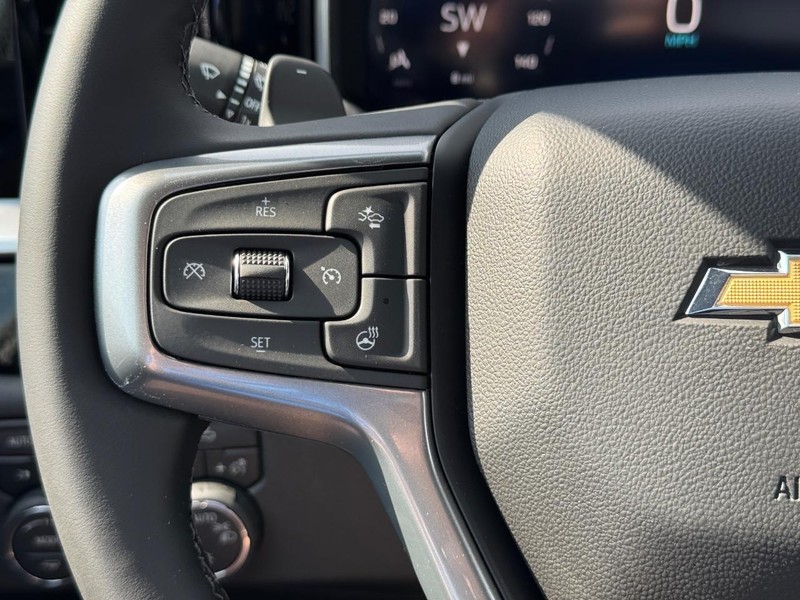 Chevrolet Silverado 1500 Vehicle Full-screen Gallery Image 13