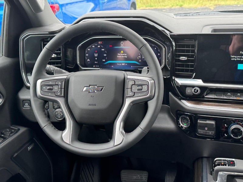 Chevrolet Silverado 1500 Vehicle Full-screen Gallery Image 8