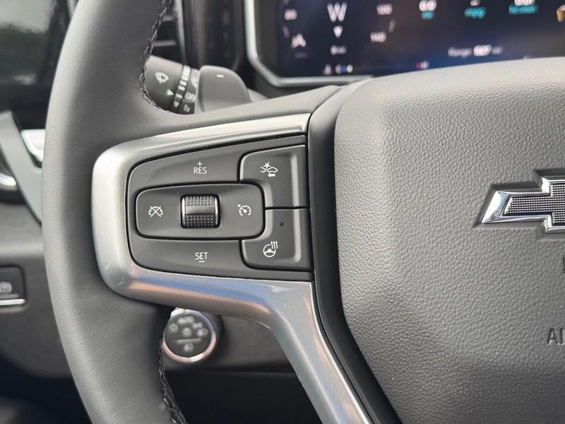 Chevrolet Silverado 1500 Vehicle Full-screen Gallery Image 14