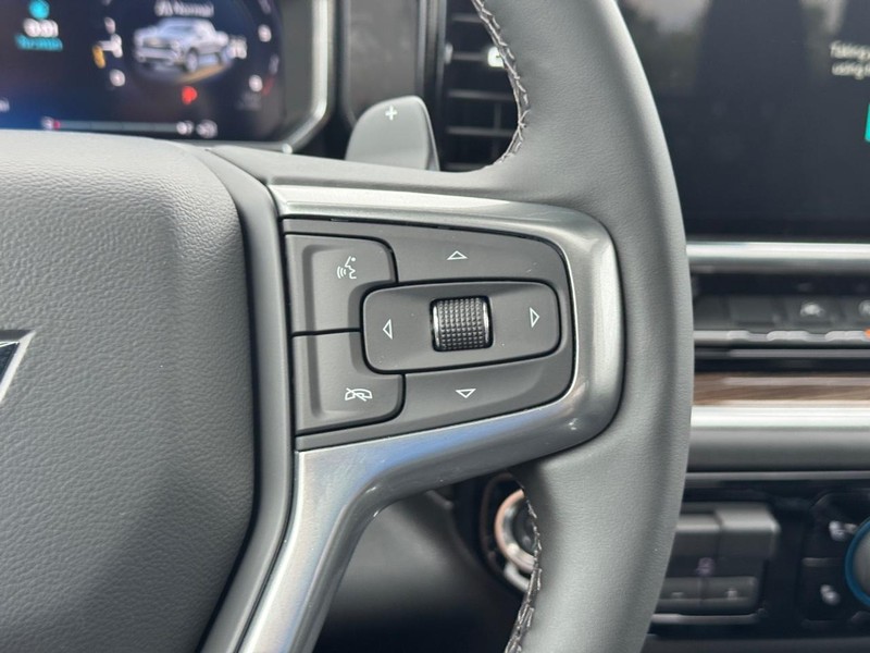 Chevrolet Silverado 1500 Vehicle Full-screen Gallery Image 15