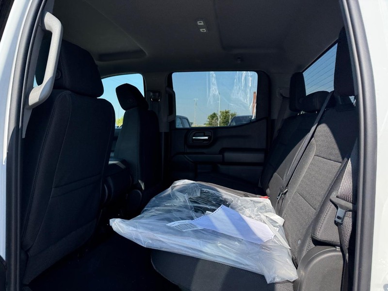 Chevrolet Silverado 1500 Vehicle Full-screen Gallery Image 5