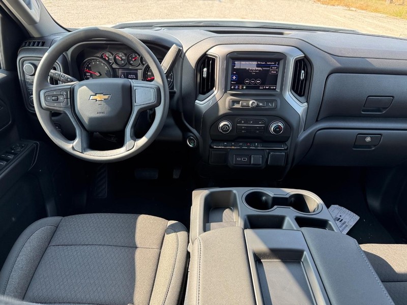 Chevrolet Silverado 1500 Vehicle Full-screen Gallery Image 6