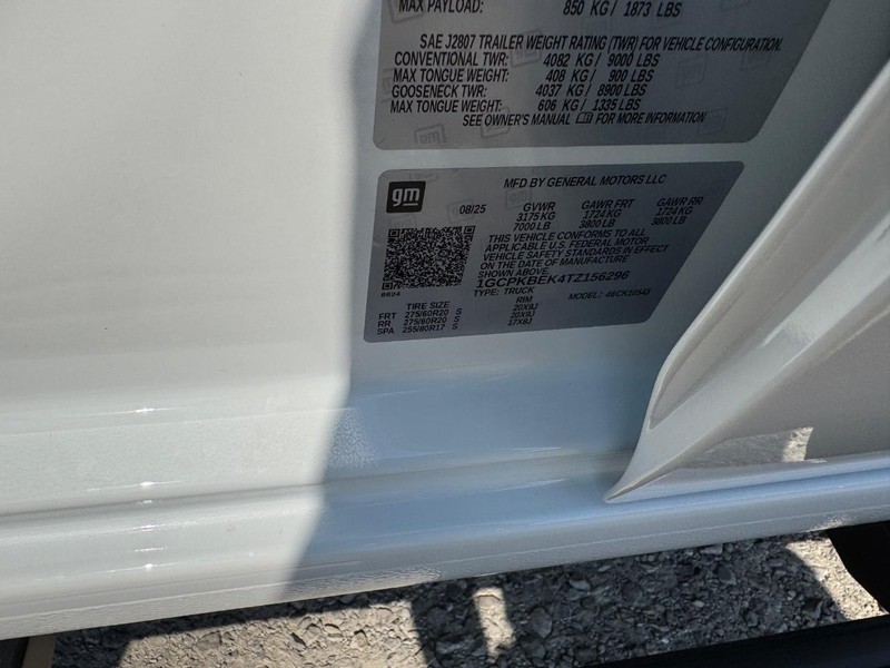 Chevrolet Silverado 1500 Vehicle Full-screen Gallery Image 16