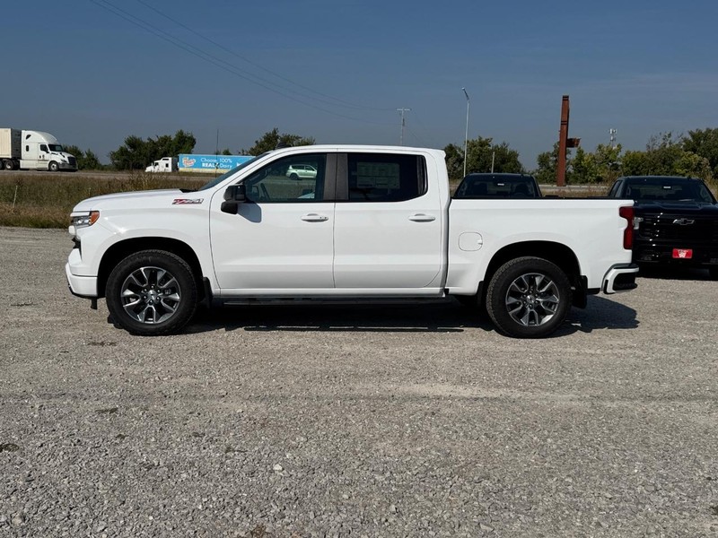 Chevrolet Silverado 1500 Vehicle Full-screen Gallery Image 2