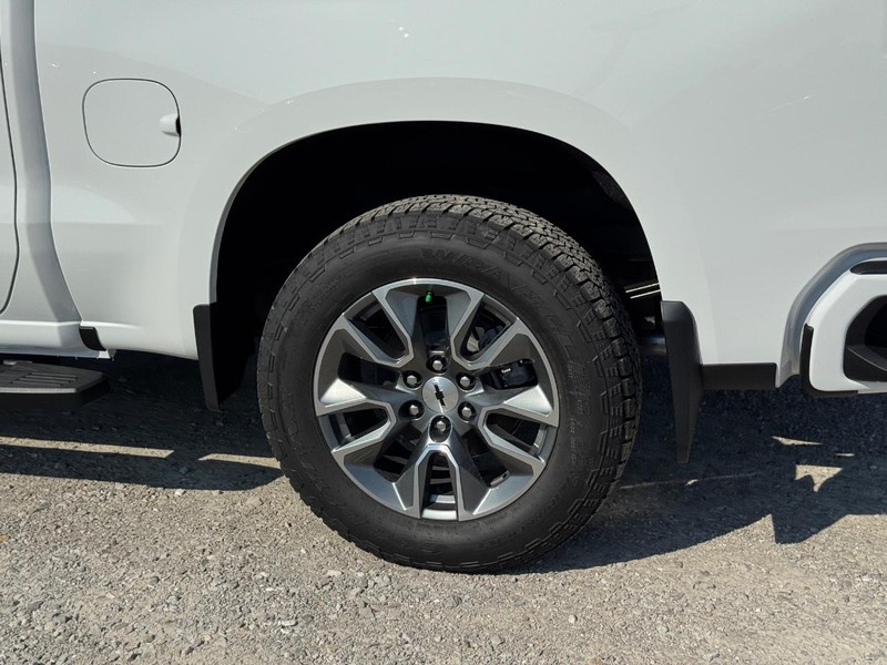 Chevrolet Silverado 1500 Vehicle Full-screen Gallery Image 4