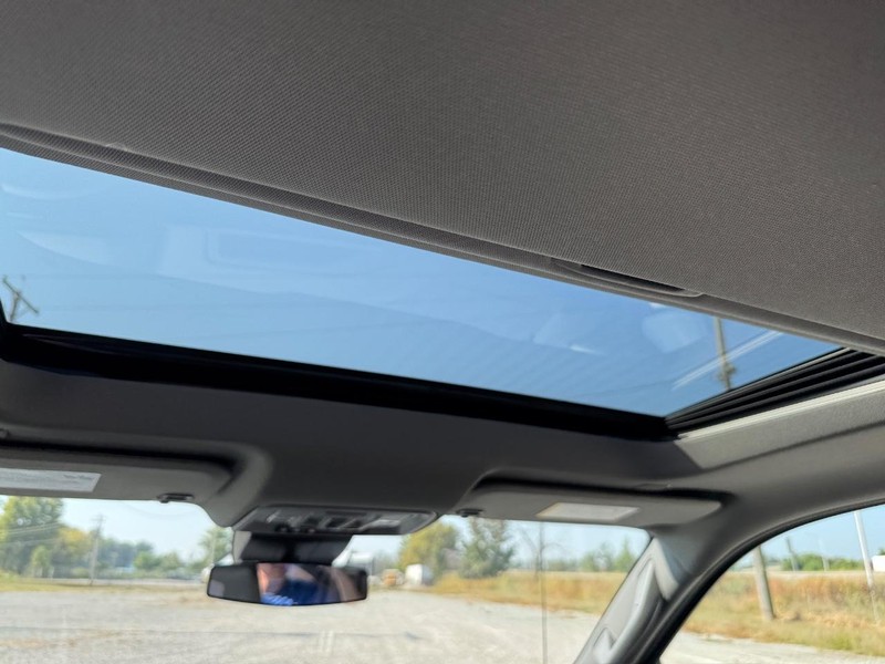 Chevrolet Silverado 1500 Vehicle Full-screen Gallery Image 6