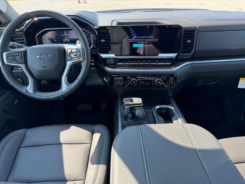 Chevrolet Silverado 1500 Vehicle Full-screen Gallery Image 7