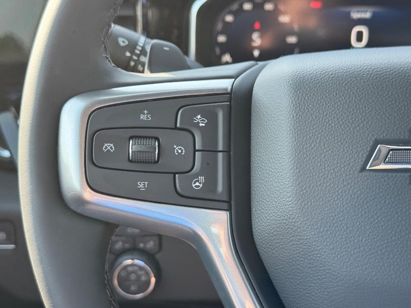 Chevrolet Silverado 1500 Vehicle Full-screen Gallery Image 14