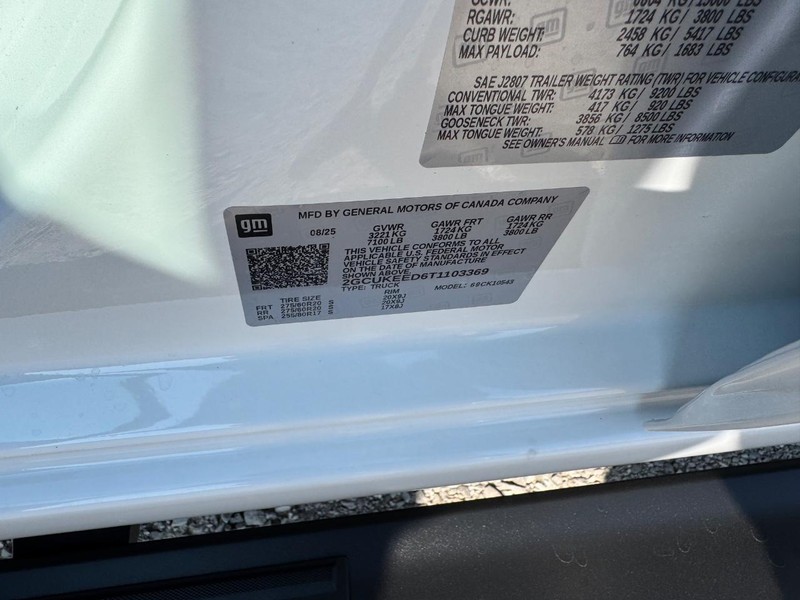 Chevrolet Silverado 1500 Vehicle Full-screen Gallery Image 18