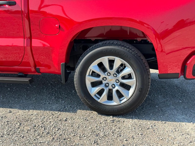 Chevrolet Silverado 1500 Vehicle Full-screen Gallery Image 4