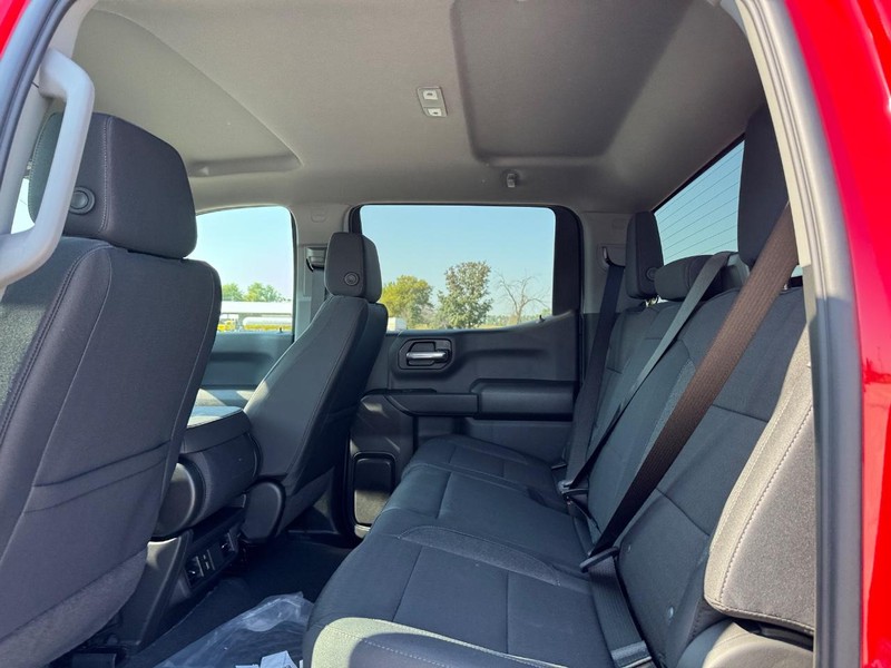 Chevrolet Silverado 1500 Vehicle Full-screen Gallery Image 5