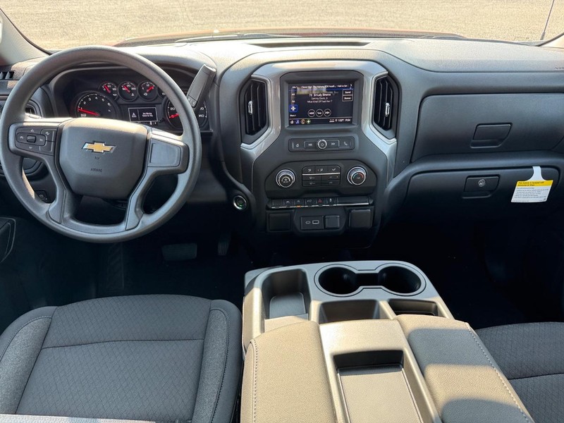 Chevrolet Silverado 1500 Vehicle Full-screen Gallery Image 6