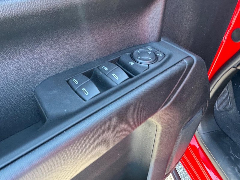 Chevrolet Silverado 1500 Vehicle Full-screen Gallery Image 11