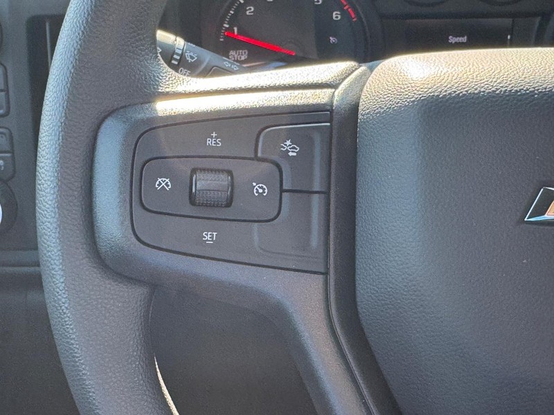 Chevrolet Silverado 1500 Vehicle Full-screen Gallery Image 13