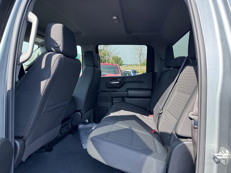 Chevrolet Silverado 1500 Vehicle Full-screen Gallery Image 5