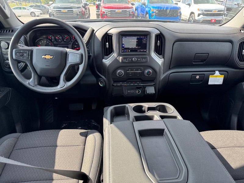 Chevrolet Silverado 1500 Vehicle Full-screen Gallery Image 6