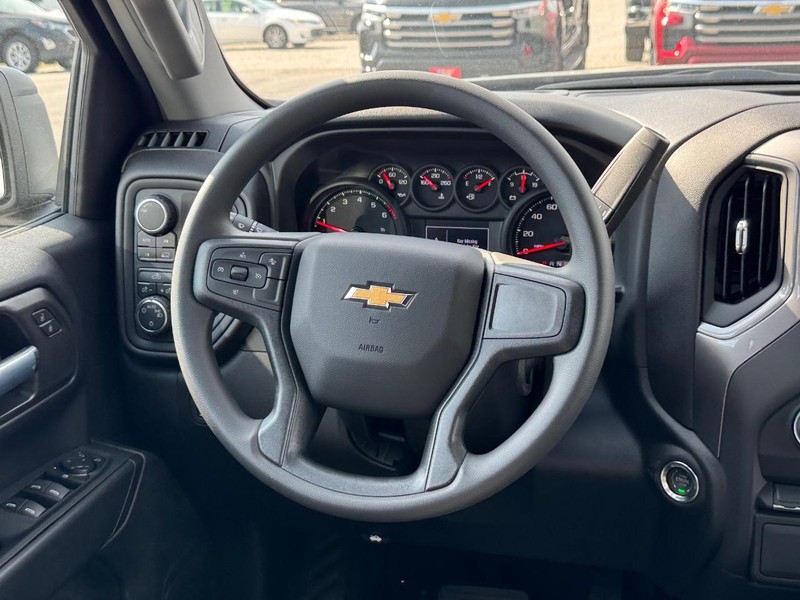 Chevrolet Silverado 1500 Vehicle Full-screen Gallery Image 7