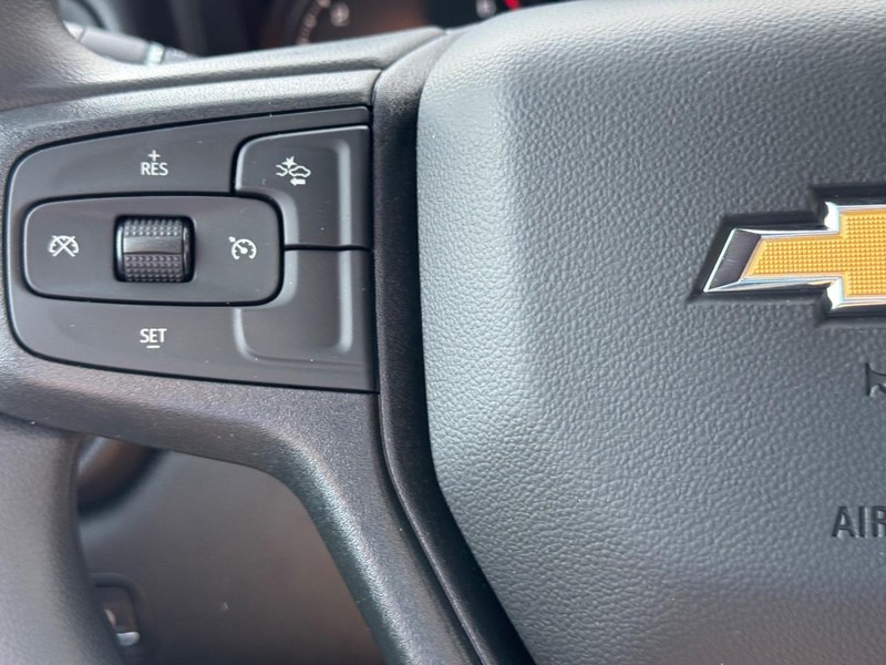 Chevrolet Silverado 1500 Vehicle Full-screen Gallery Image 13