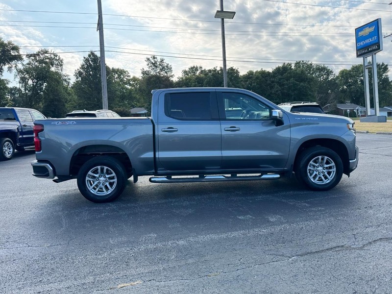 Chevrolet Silverado 1500 LTD Vehicle Full-screen Gallery Image 6