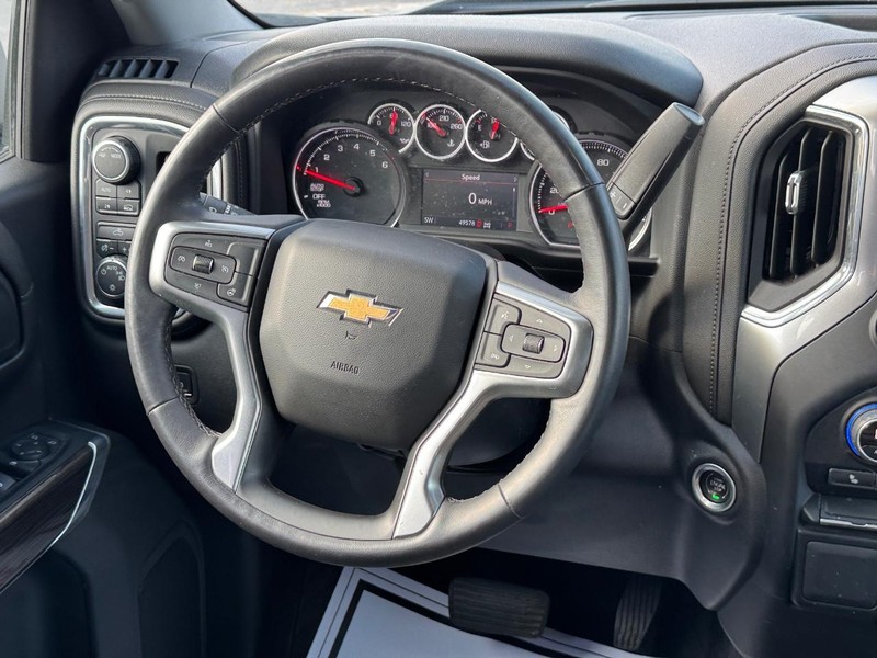 Chevrolet Silverado 1500 LTD Vehicle Full-screen Gallery Image 12