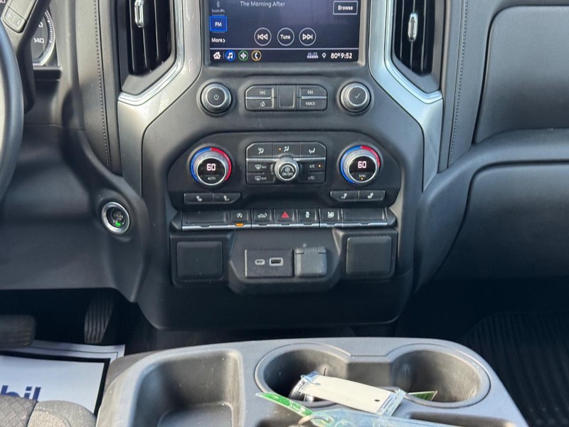 Chevrolet Silverado 1500 LTD Vehicle Full-screen Gallery Image 14