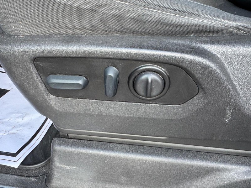 Chevrolet Silverado 1500 LTD Vehicle Full-screen Gallery Image 15