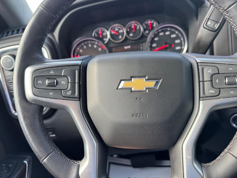 Chevrolet Silverado 1500 LTD Vehicle Full-screen Gallery Image 17