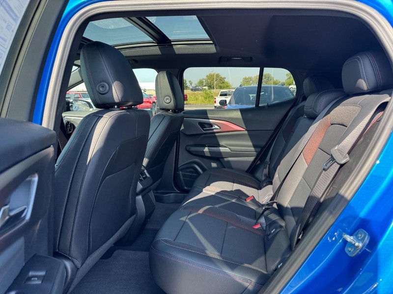 Chevrolet Equinox EV Vehicle Full-screen Gallery Image 5