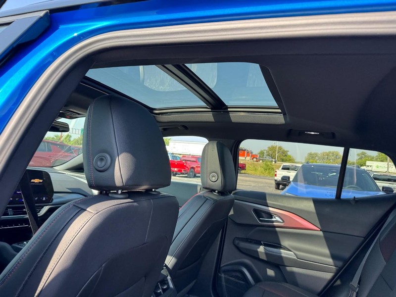 Chevrolet Equinox EV Vehicle Full-screen Gallery Image 6