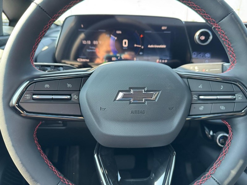 Chevrolet Equinox EV Vehicle Full-screen Gallery Image 13