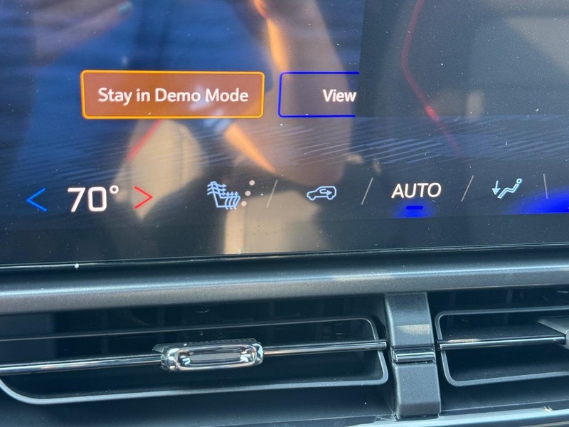 Chevrolet Equinox EV Vehicle Full-screen Gallery Image 16