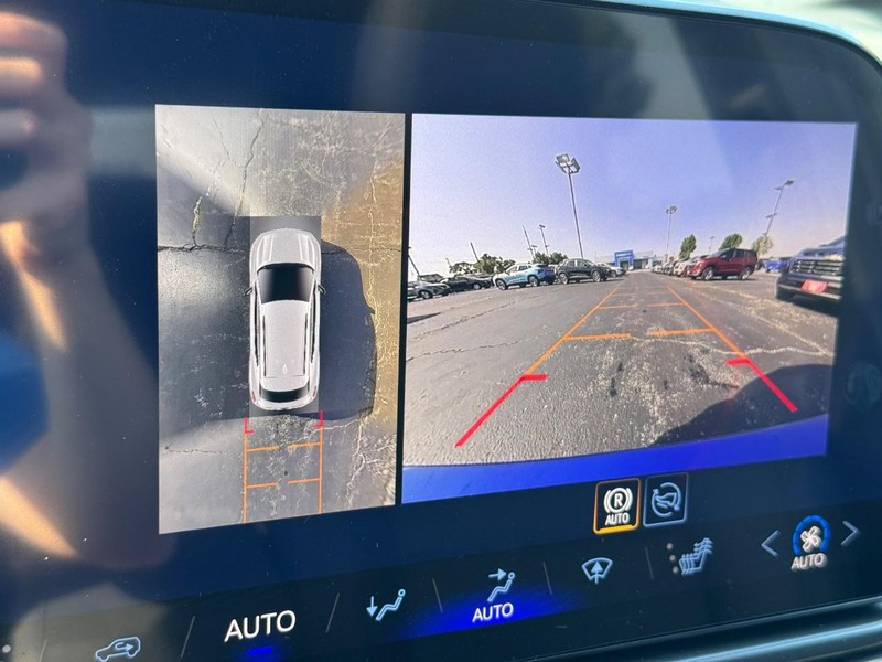 Chevrolet Equinox EV Vehicle Full-screen Gallery Image 17