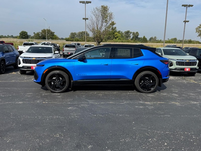 Chevrolet Equinox EV Vehicle Full-screen Gallery Image 2