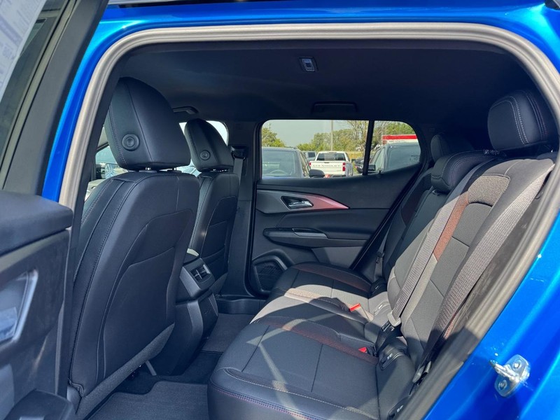 Chevrolet Equinox EV Vehicle Full-screen Gallery Image 5