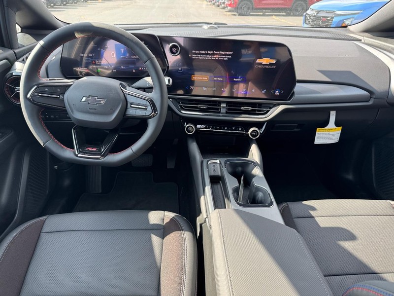 Chevrolet Equinox EV Vehicle Full-screen Gallery Image 6