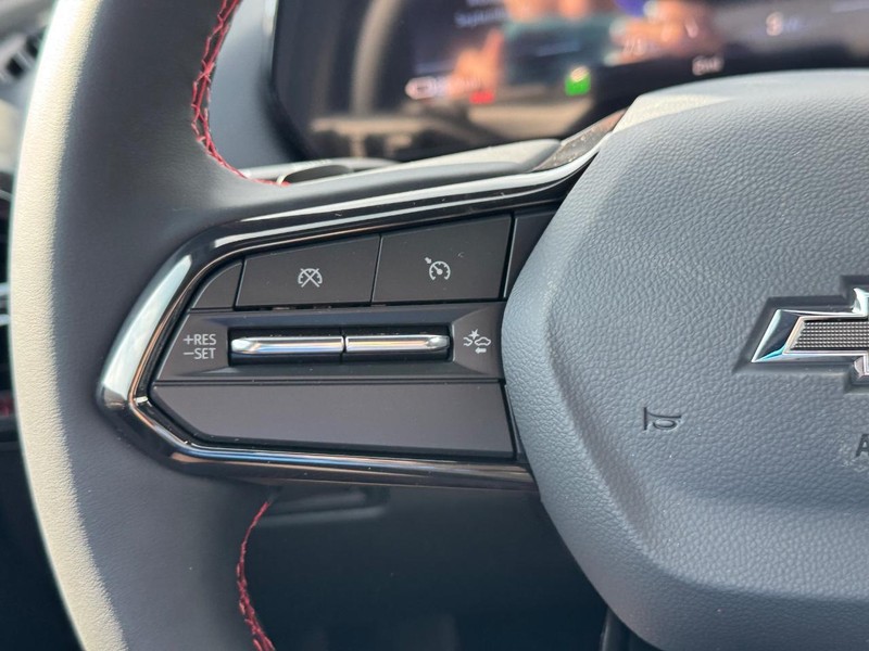 Chevrolet Equinox EV Vehicle Full-screen Gallery Image 13