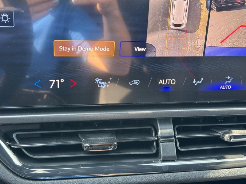 Chevrolet Equinox EV Vehicle Full-screen Gallery Image 15