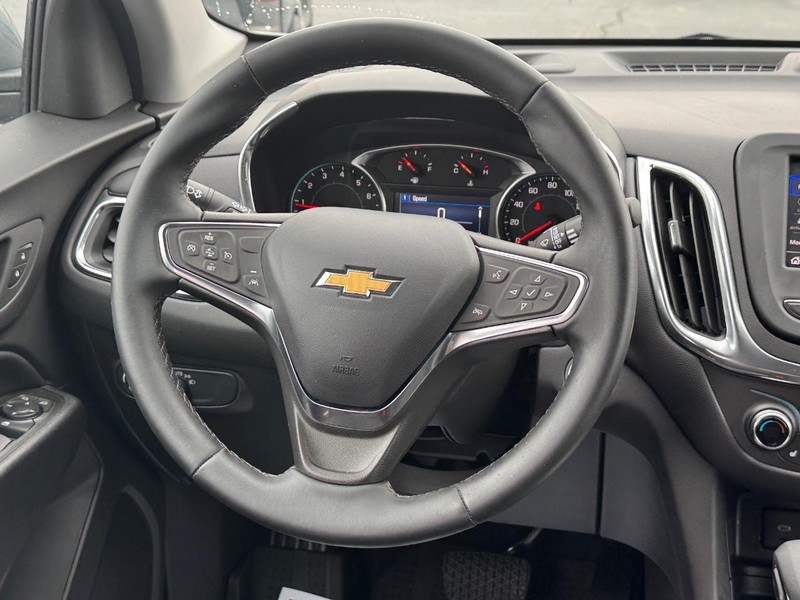 Chevrolet Equinox Vehicle Full-screen Gallery Image 12