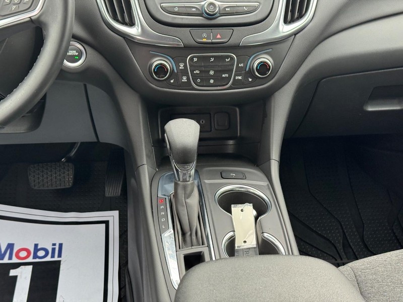 Chevrolet Equinox Vehicle Full-screen Gallery Image 14