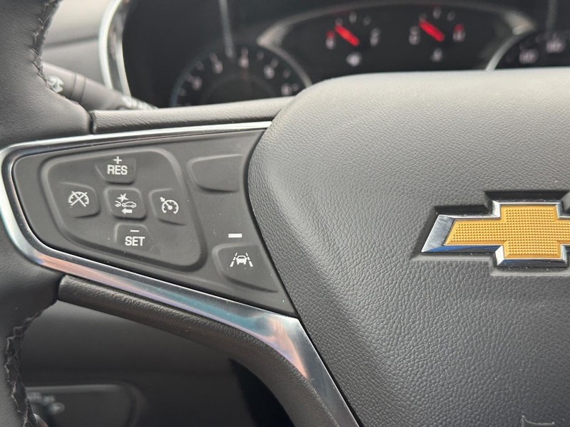 Chevrolet Equinox Vehicle Full-screen Gallery Image 18