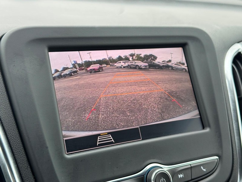 Chevrolet Equinox Vehicle Full-screen Gallery Image 21